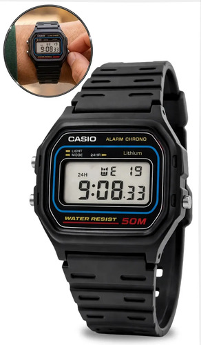 Relógio de pulso digital preto, com caixa retangular e pulseira de resina