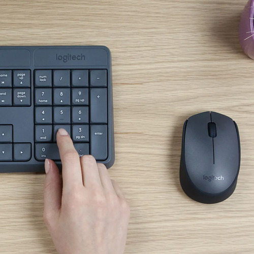 Teclado e mouse sem fio pretos