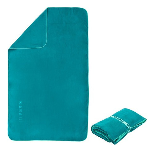Toalha verde de microfibra dobrada